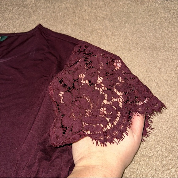 Ralph Lauren plus size top with lace shoulder details - Picture 2 of 3